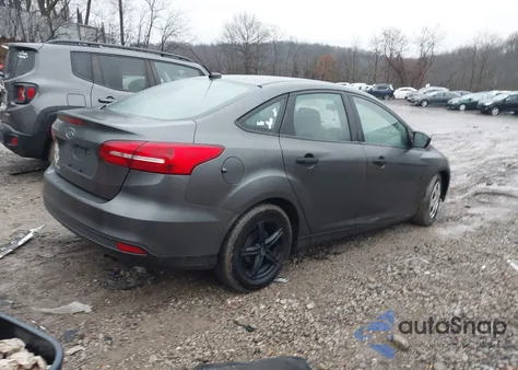 2017 Ford Focus S из США, поврежденный, VIN 1FADP3E21HL298731